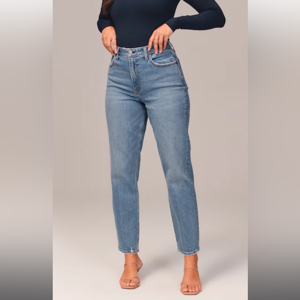 Abercrombie & Fitch Mom Jean
